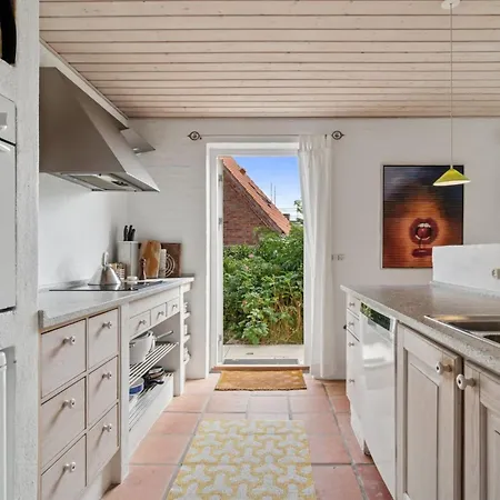 Adelita - 300m From The Sea By Interhome